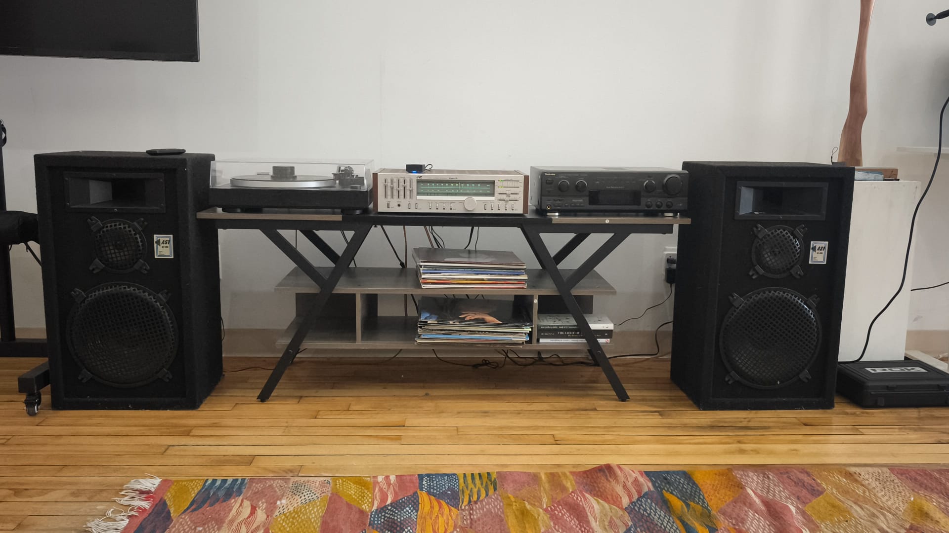 Audio equipment in the Light2Matter studio